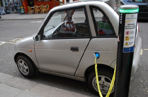 Al via la tariffa per ricaricare l’auto elettrica in Italia