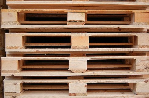 Il pallet in legno diventa casa