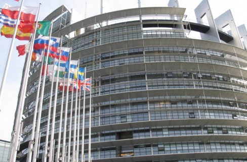 Energia, obiettivi 2030: il Parlamento Ue chiede di più