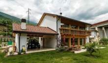 Case in legno, Rubner Haus ha 50 anni e va in tour