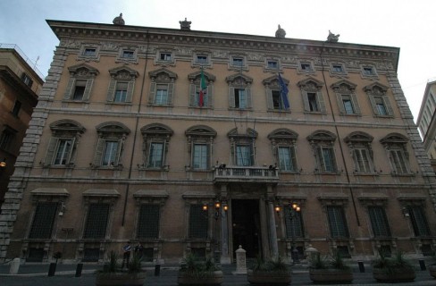 Il Senato boccia lo spalma incentivi