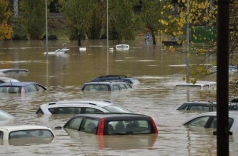 Piove e l’Italia crolla
