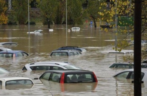 Piove e l’Italia crolla