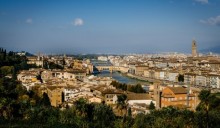 Italia, inquinamento alle stelle. La Toscana risponde piantando alberi