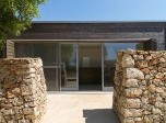 Casa Spinelli, equilibrio tra natura e architettura