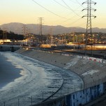 Los_Angeles_River_through_downtown_evening