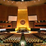 800px-UN_General_Assembly_hall